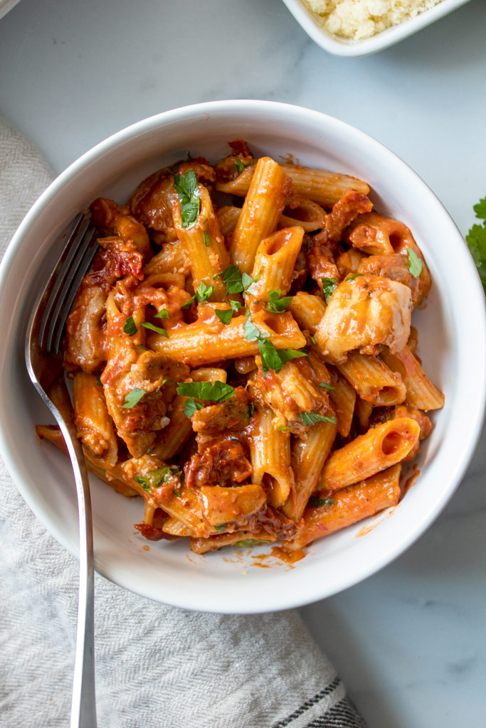 Date Night Creamy Sun-Dried Tomato Pasta with Chicken | Jen's Rooted ...