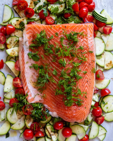 Salmon with Zucchini and Tomatoes